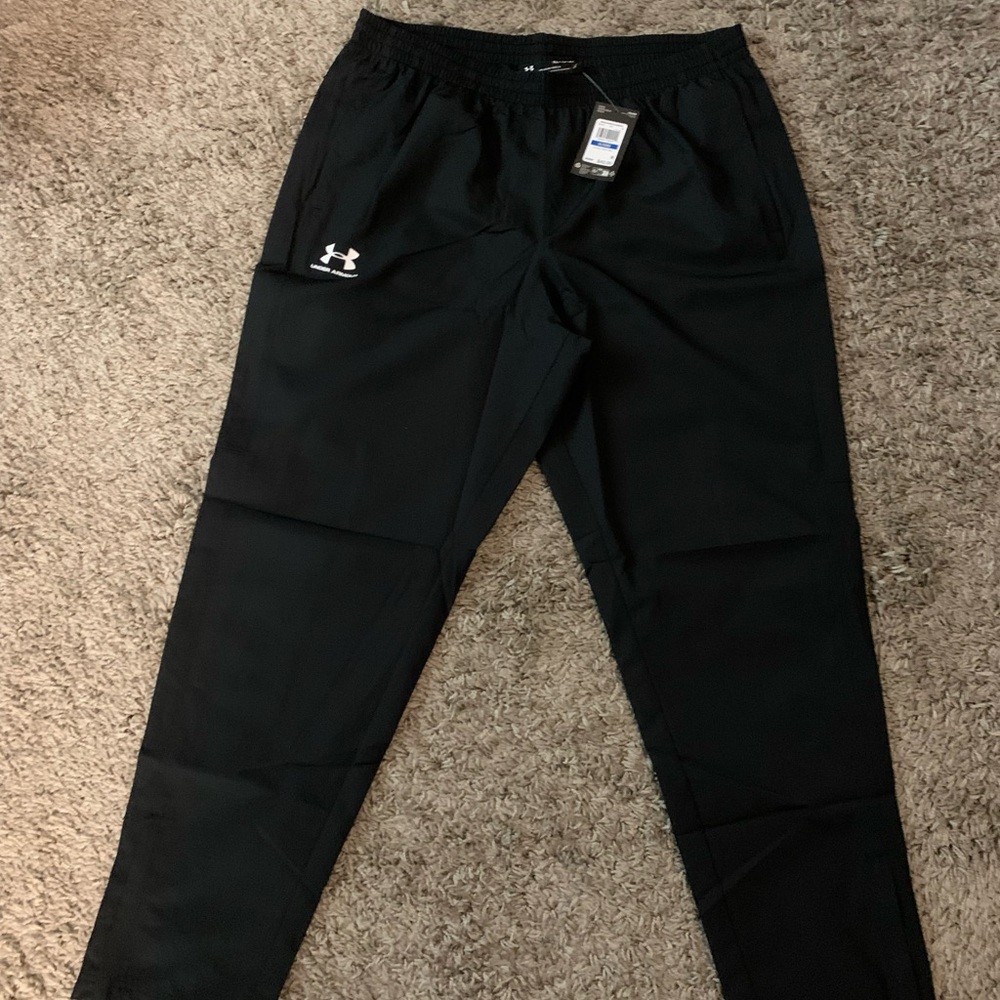 Under Armour Men's lightweight Black Track Pants